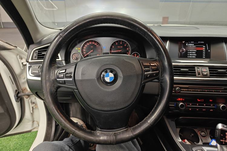 Used BMW 5 Series 2014 520Li Elegant Model
