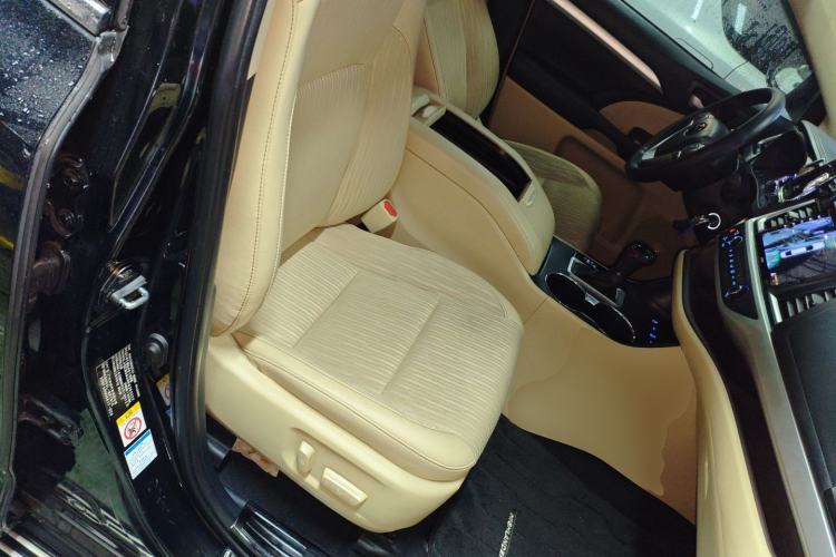 Used Toyota Highlander 2018 2.0T Four-Wheel Drive Elite Edition 7 Seats China VI Standard
