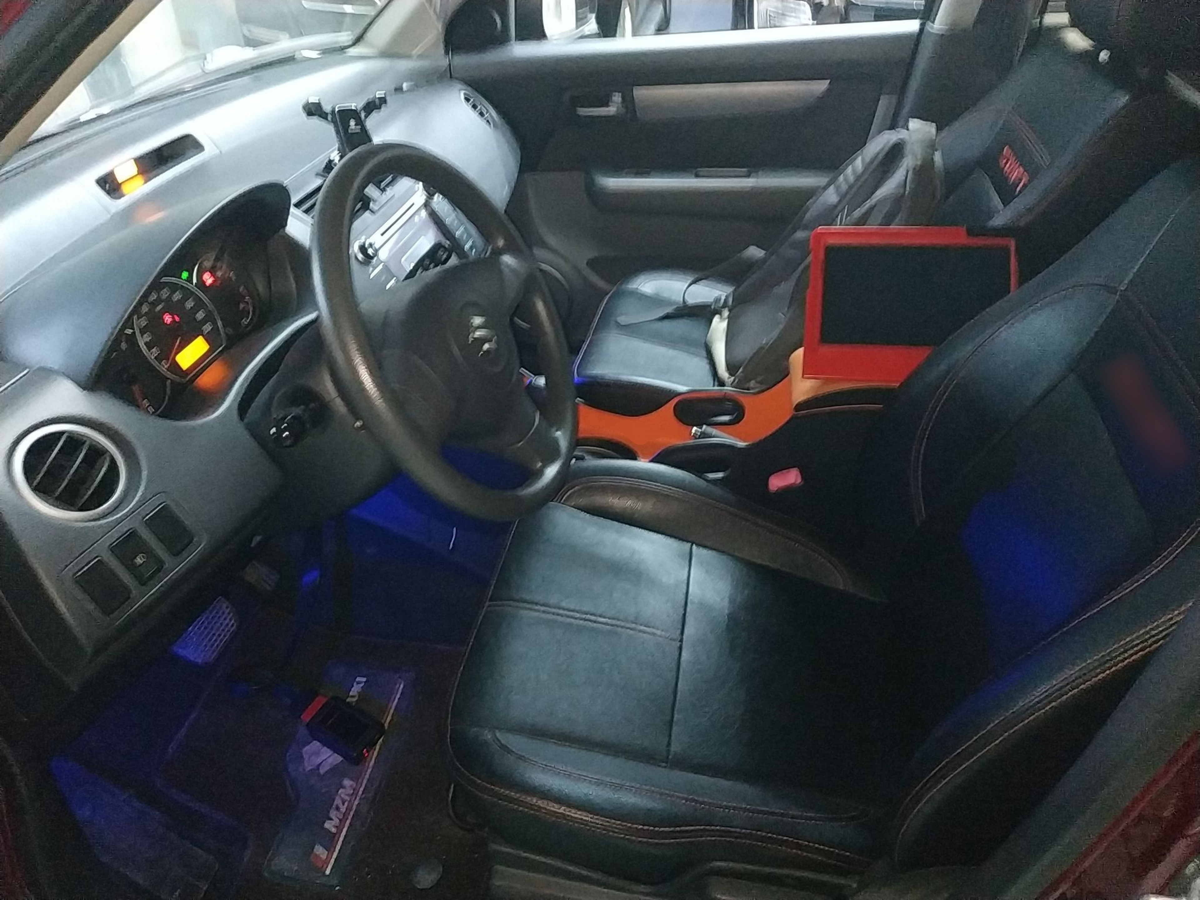 Переднее сиденье в автомобиле