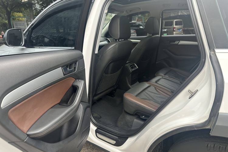 Used Audi Q5 2017 Plus 40 TFSI Technology Model
