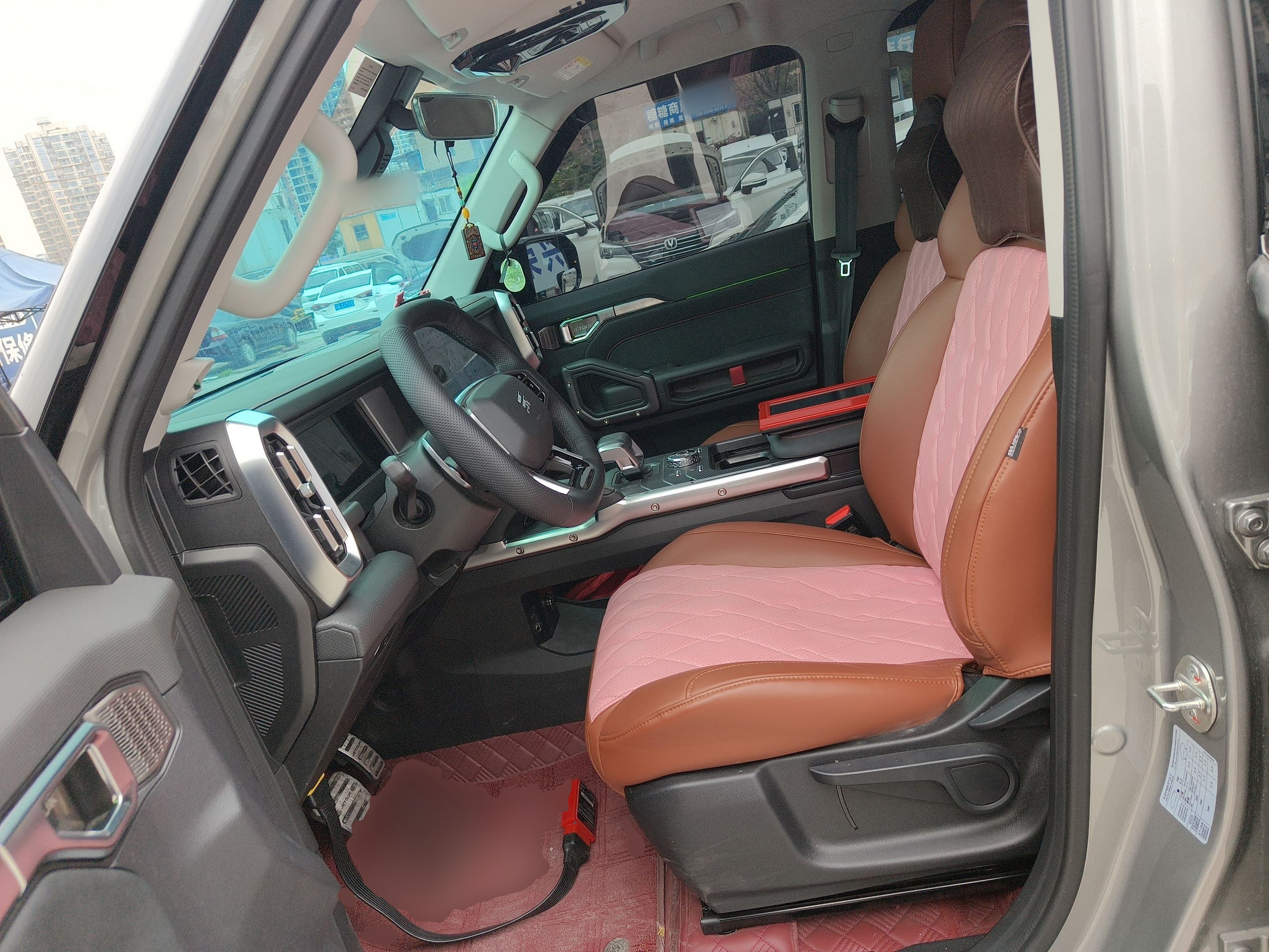 المقاعد الأمامية داخل السيارة