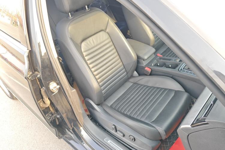 Used Volkswagen Magotan 2018 330TSI DSG Advanced Model
