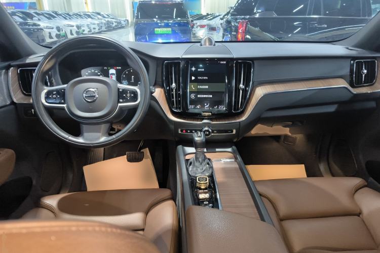 Used Volvo XC60 2021 T5 4x4 Smart Luxury Edition
