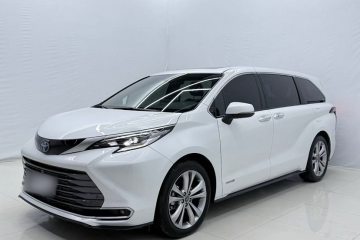 Used Toyota Sienna 2023 2.5L Hybrid Deluxe Edition