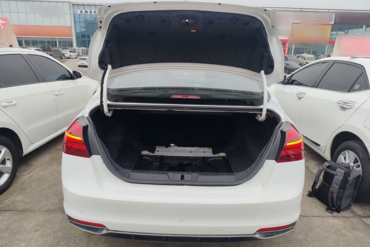 Used Geely Auto Emgrand 2019 Leading Edition 1.5L Manual Luxury Model China VI Standard
