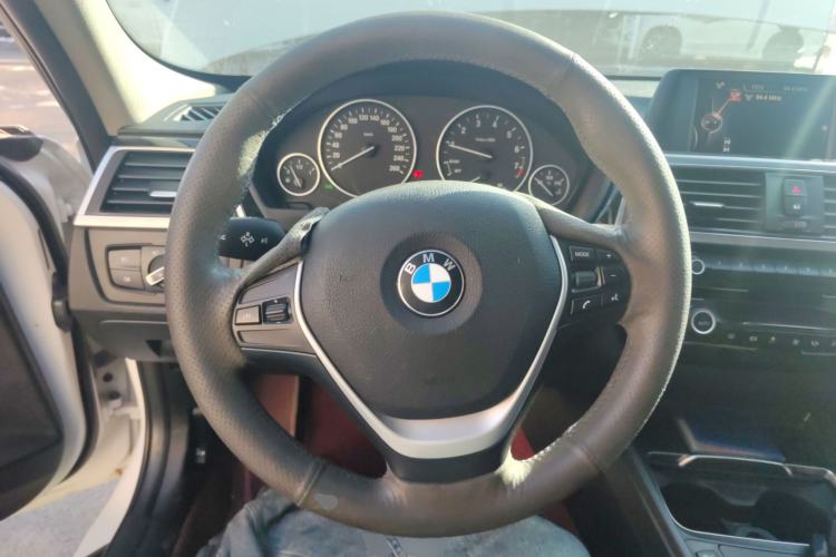 Used BMW 3 Series 2017 318i Fashion Model
