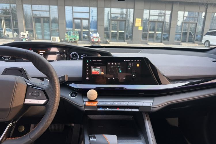 Used Changan UNI-V 2022 1.5T Prestige Version
