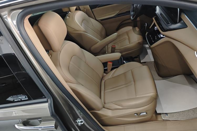 Used Buick GL8 2021 ES Landtrek 653T Luxury Model
