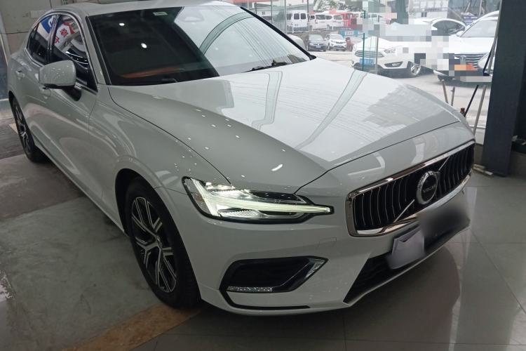Used Volvo S60 2024 B4 Zhiyi Luxury Edition
