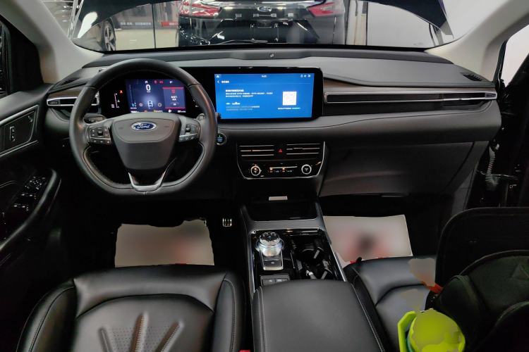 Used Ford Edge 2021 PLUS EcoBoost 245 Two-Wheel-Drive Titanium 7-Seater
