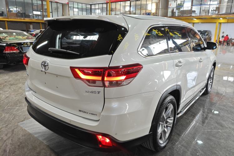 Used Toyota Highlander 2018 2.0T Four-Wheel Drive Luxury Edition 7 Seats China V Emission Standard
