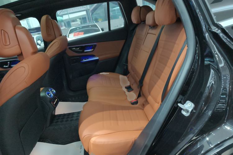 Used Mercedes-Benz GLC 2024 Facelifted GLC 260 L 4MATIC Luxury Version 5 Seats
