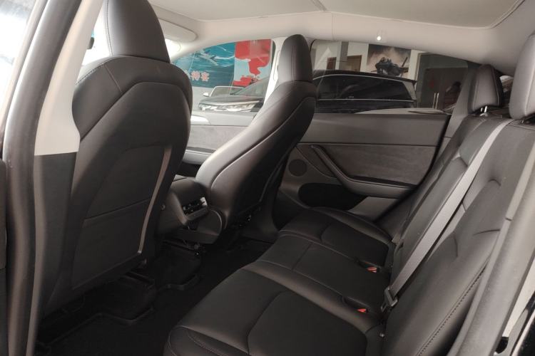 Used Tesla Model Y 2023 Rear-Wheel-Drive Version
