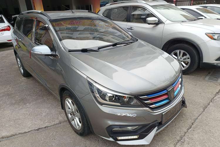 Used Baojun 310W 2017 1.5L Manual Fashion Model China V
