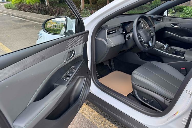 Used BYD Qin PLUS 2025 DM-i Smart Drive 55KM Beyond Model
