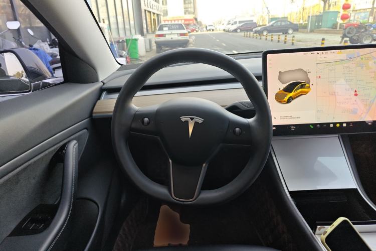 Used Tesla Model 3 2019 Long-Range All-Wheel-Drive Version
