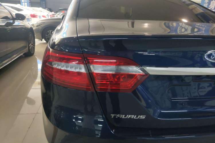 Used Ford Taurus 2017 EcoBoost 245 Luxury Model
