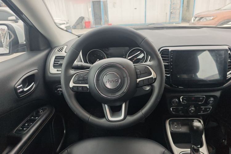 Used  Compass 2019 200T Automatic Prestige Edition
