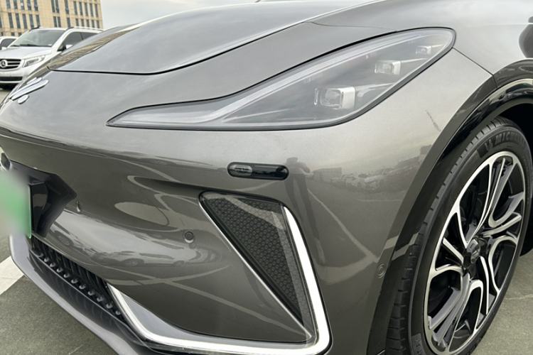 Used  LS7 2023 100kWh Lux All-Wheel-Drive Version
