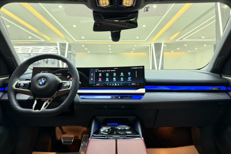 Used BMW 5 Series 2025 530Li Luxury Edition M Sport Package
