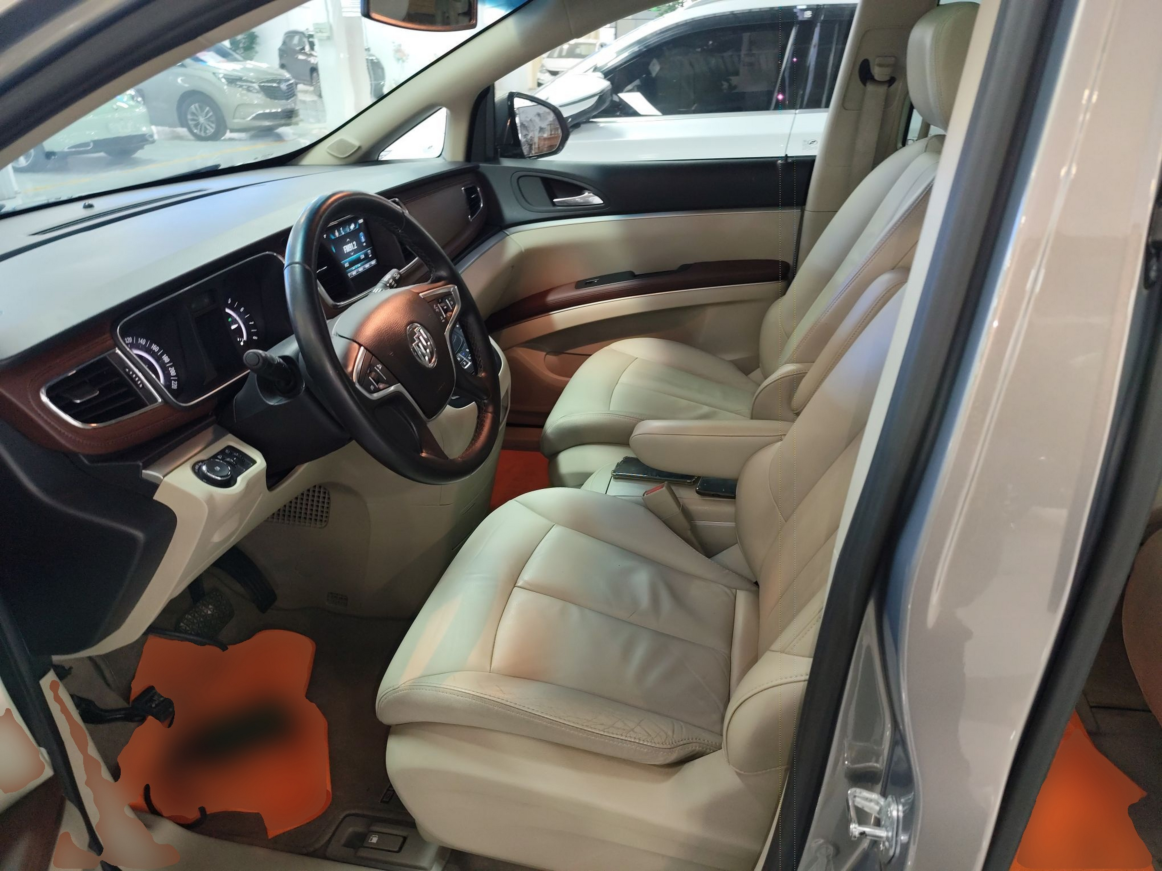 Переднее сиденье в автомобиле