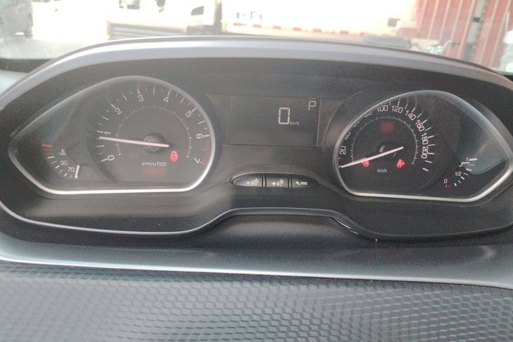 Used Peugeot 2008 2014 1.6L Automatic Fashion Edition
