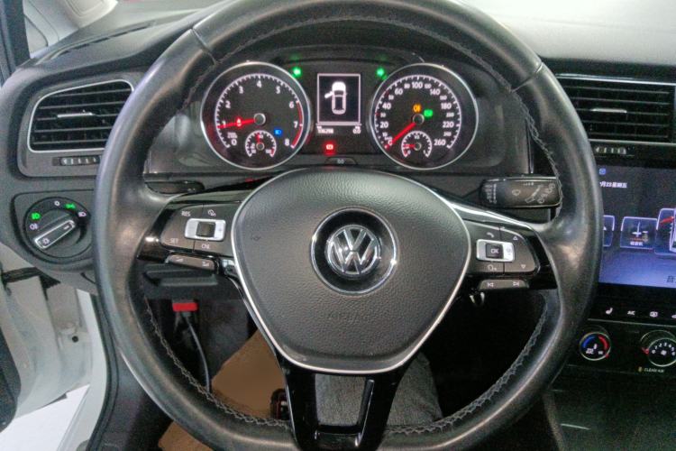 Used Volkswagen Golf 2018 230TSI Automatic Comfort Model
