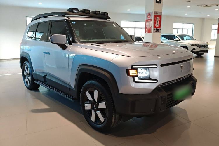 Used  G318 2024 Four-Wheel-Drive Air Suspension Model
