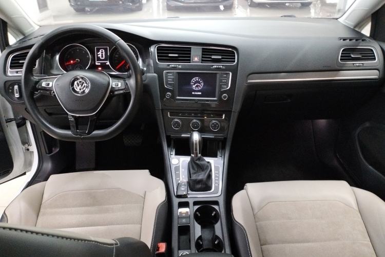 Used Volkswagen Golf 2017 230TSI Automatic Luxury Million-Vehicle Commemorative Edition