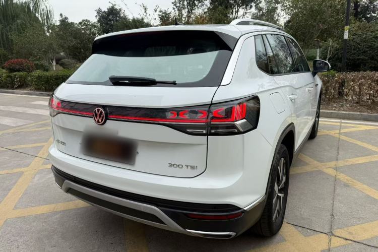 Used Volkswagen Tayron 2023 300TSI Two-Wheel-Drive Luxury Plus Advanced Edition
