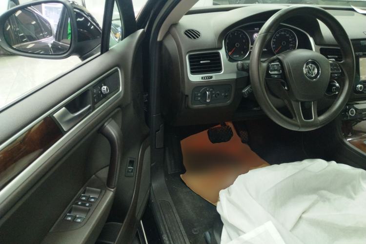 Used Volkswagen Touareg 2011 3.0 TSI Standard Version
