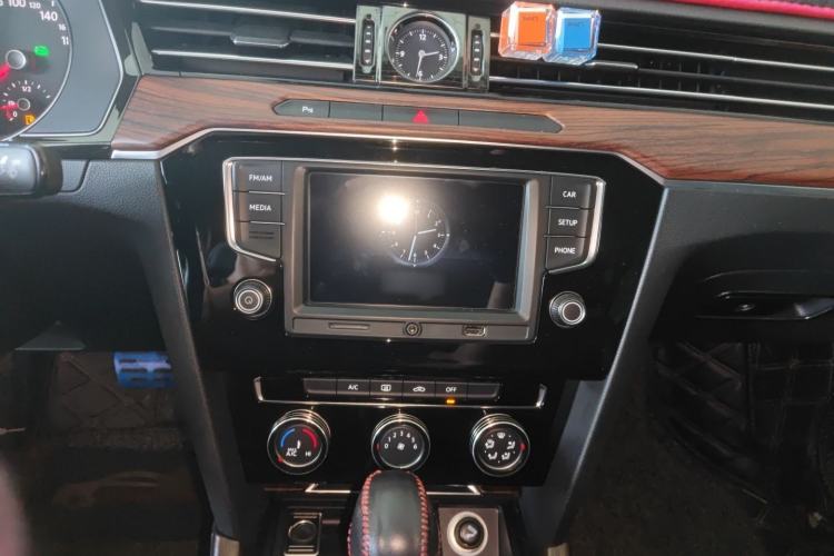 Used Volkswagen Magotan 2017 330TSI DSG Leading Model
