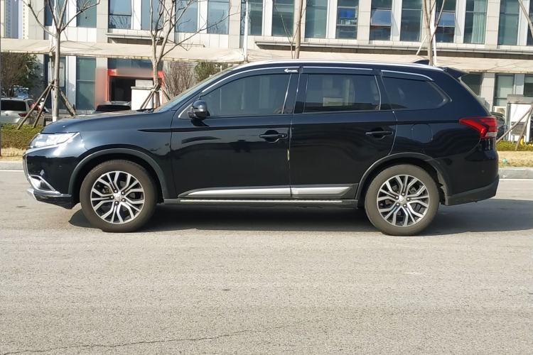 Used Mitsubishi Outlander 2018 2.0L Two-Wheel Drive Glory Edition 5 Seats