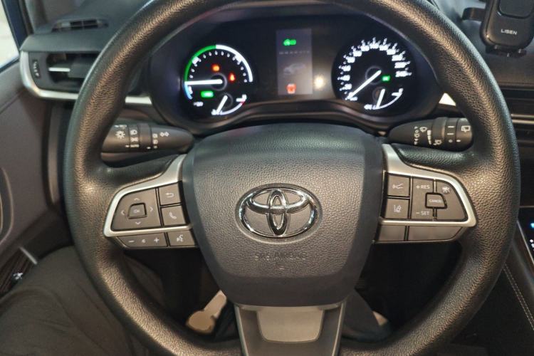 Used Toyota Granvia 2024 2.5L Hybrid Luxury Edition