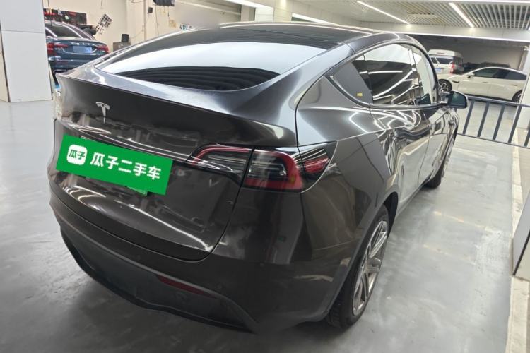 Used Tesla Model Y 2021 Long-Range All-Wheel-Drive Version
