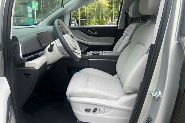 Used VOYAH Dream 2025 PHEV Four-Wheel-Drive Flagship Version – Qiankun Edition
