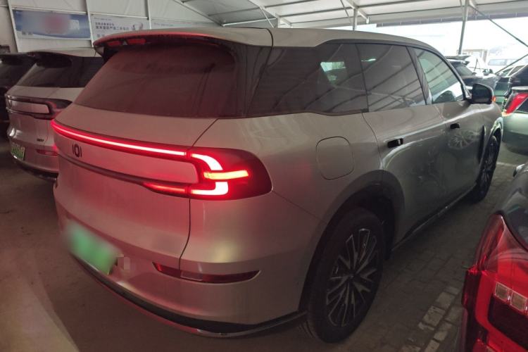 Used  Q07 2025 215 Prestige Edition