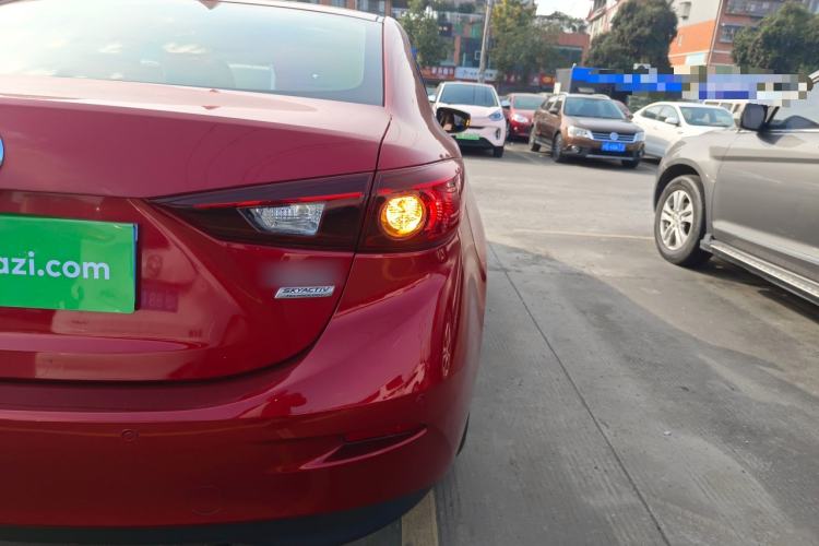 Used Mazda Mazda 3 Axela 2016 Sedan 1.5L Automatic Comfort Model
