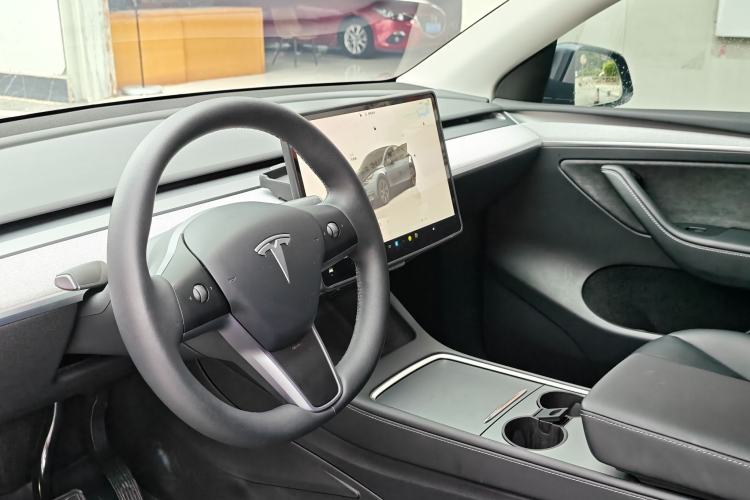 Used Tesla Model Y 2024 Rear-Wheel-Drive Version
