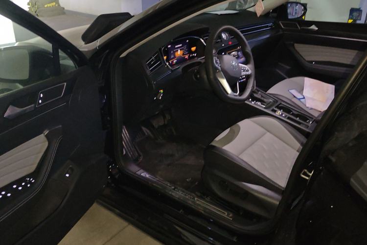 Used Volkswagen Magotan 2026 30 Million Vehicles Selected Model 280TSI DSG Luxury Edition
