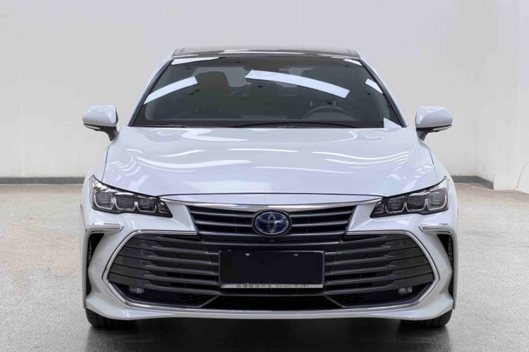 Used Toyota Avalon 2019 Dual-Engine 2.5L XLE Prestige Version China VI Standard