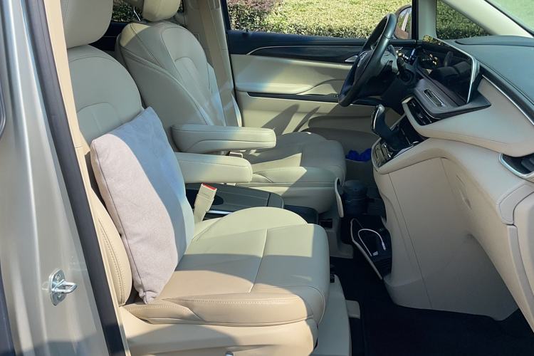 Used Buick GL8 2022 ES Landtrek 653T Luxury Edition
