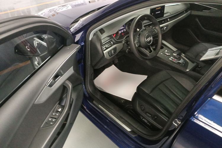 Used Audi A4L 2017 Plus 40 TFSI Ambition Model
