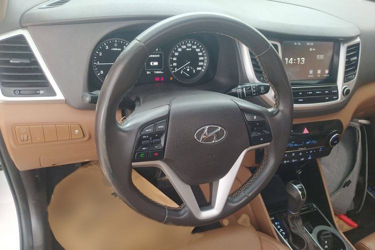 Used Hyundai Tucson 2015 1.6T Dual-Clutch Two-Wheel-Drive Smart Model
