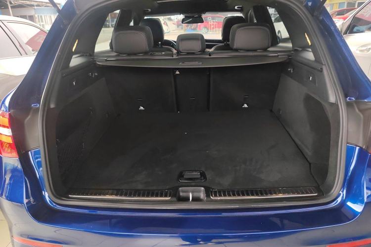 Used Mercedes-Benz GLC 2018 GLC 260 4MATIC Luxury Model
