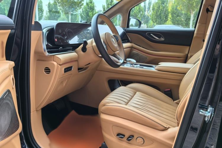 Used VOYAH Dream 2024 PHEV Ultra-Long Range Flagship Edition
