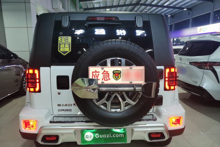 Used  BJ40 2023 2.0T Automatic Four-Wheel Drive Urban Hunter Edition Chivalrous Type
