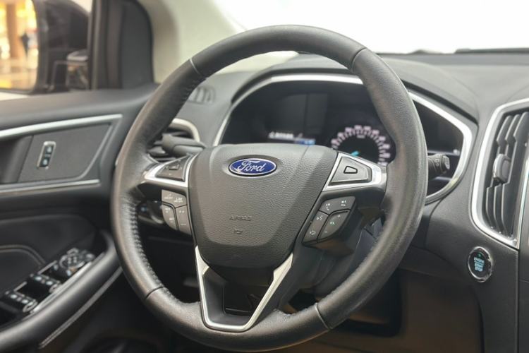 Used Ford Edge 2018 EcoBoost 245 Two-Wheel-Drive Titanium 7-Seater China V Standard
