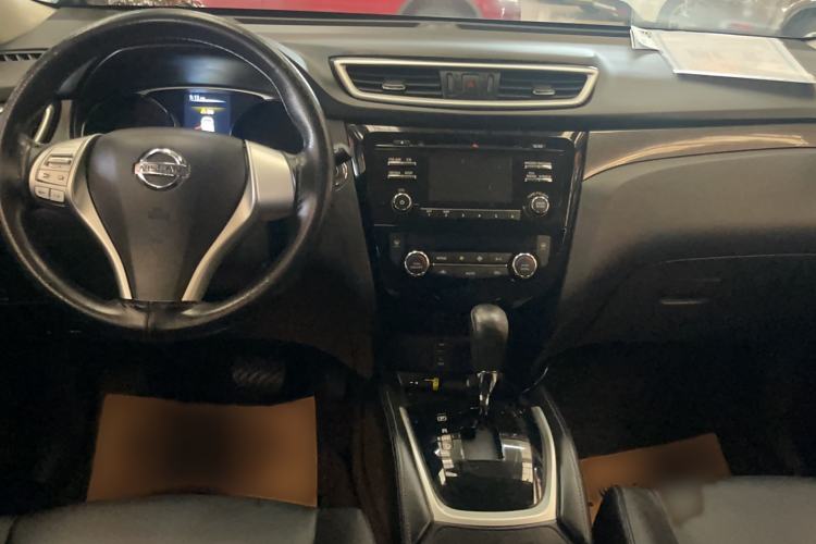 Used Nissan X-Trail 2014 2.5L CVT Leading Edition 4WD
