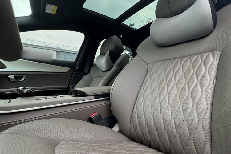 Used BYD Han 2025 DM-i 125KM Prestige Model
